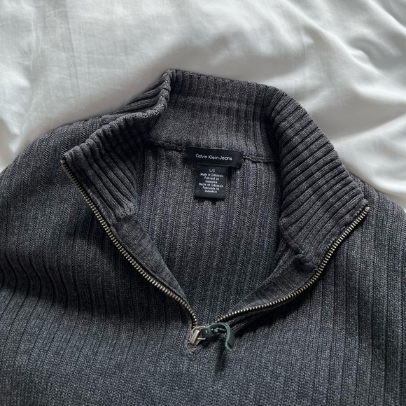 Calvin Klein ribbed 1/4 zip sweater - Picture 4 of 4